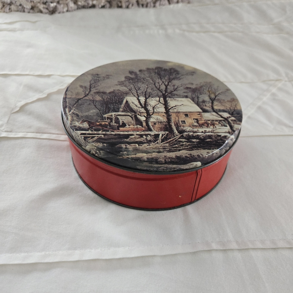 Vintage Country Farmhouse Tin Pine River Cookie Box - Picture 3 of 6